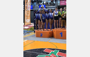 5ce260f4de35e_podium1.JPG